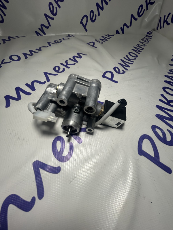 Топливный насос сб. 5694 для подогревателя 30 SP, 24 В Адверс-Теплостар}